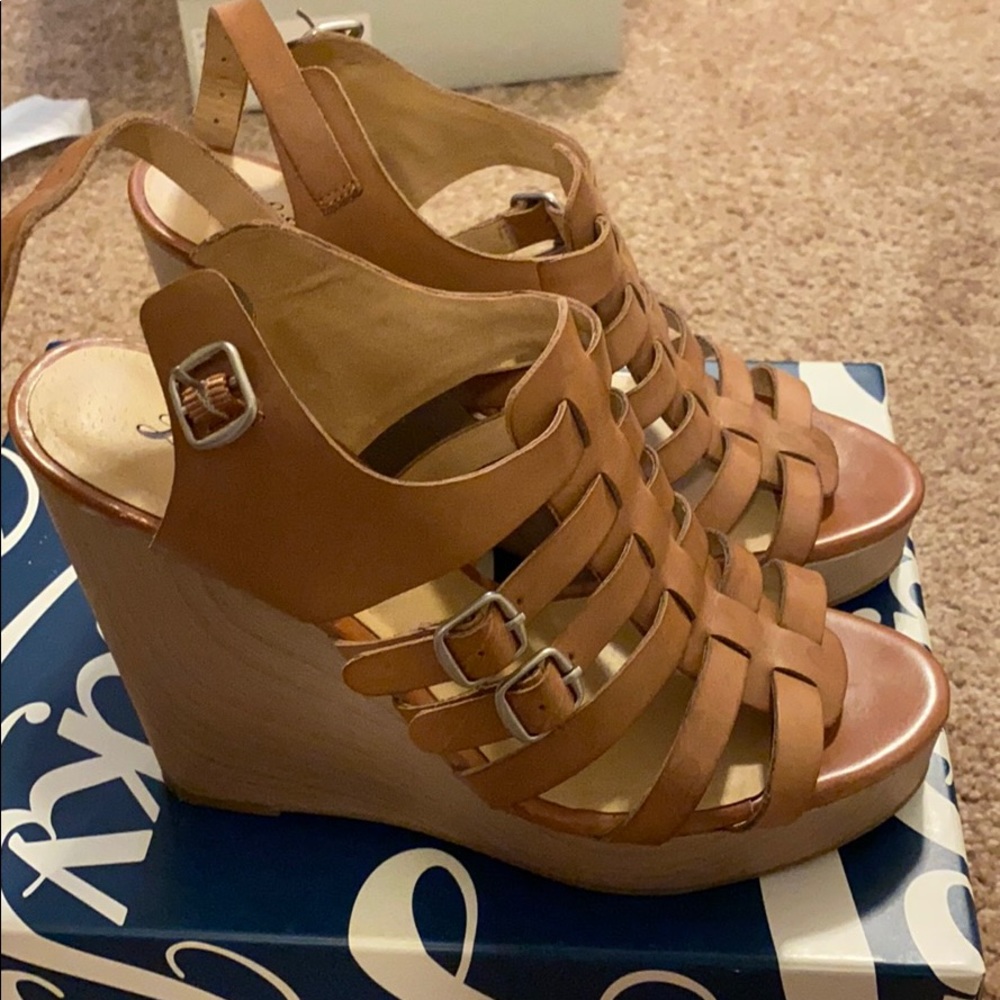 Sandals - Picture 2 of 5